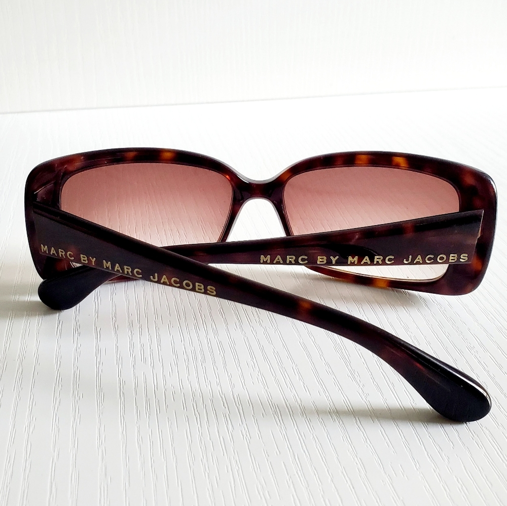 MARC JACOBS - Classic Sunglasses - Picture 8 of 12